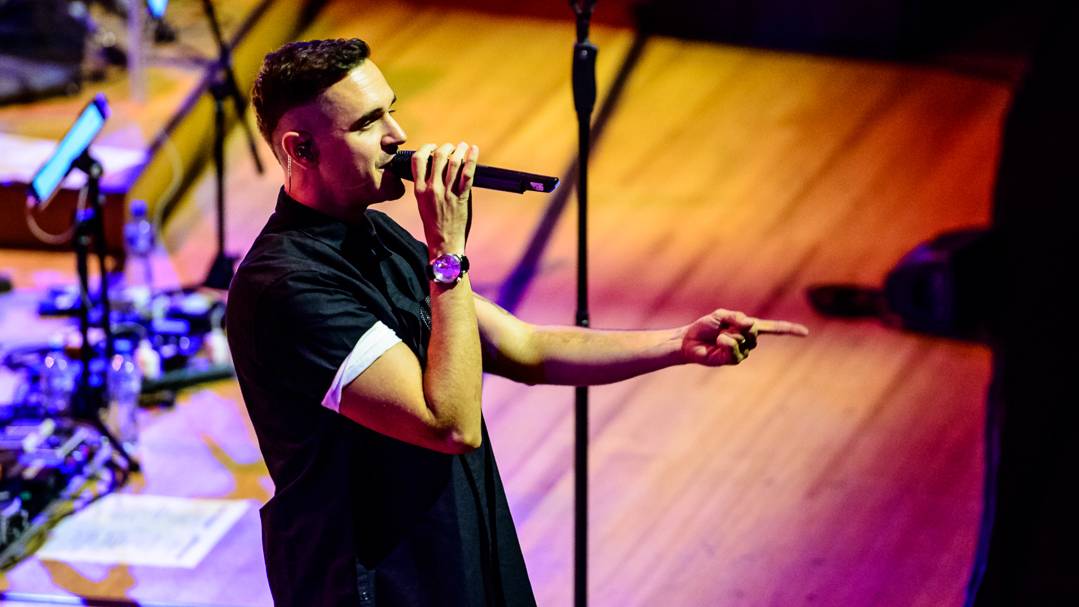 Erlebe Seven & Charles Nguela live auf der Radio Pilatus Stage!