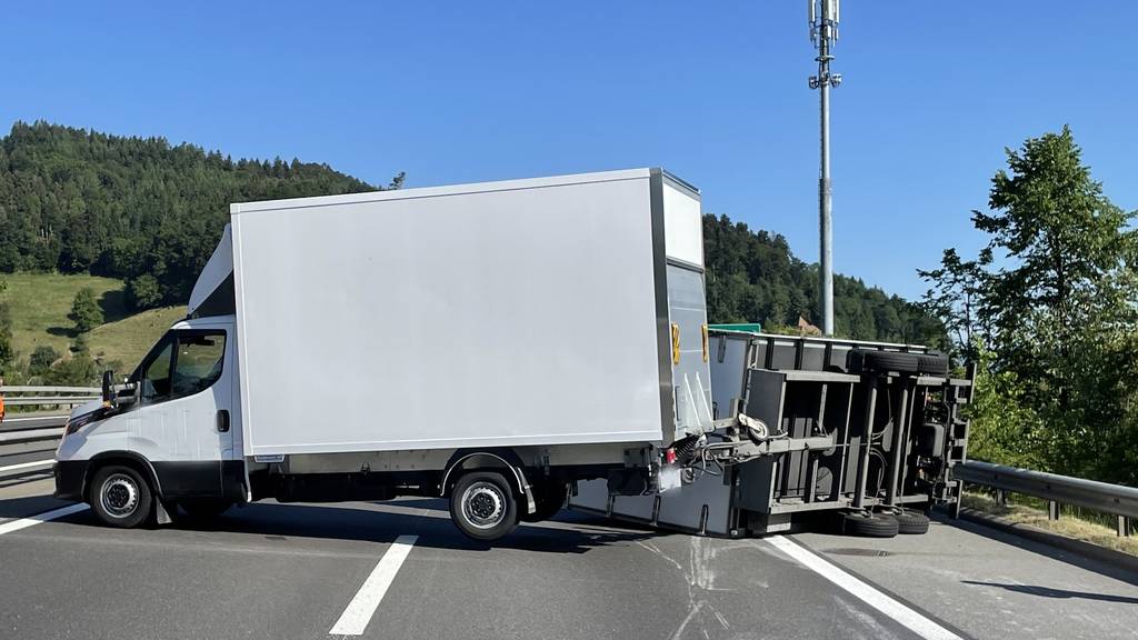 Unfall auf der Autobahn A2 bei Dagmersellen