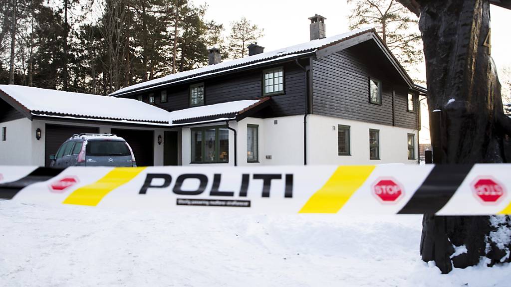 ARCHIV - Januar 2019: Das abgesperrte Haus des norwegischen Multimillionärs Tom Hagen. Foto: Vidar Ruud/NTB scanpix/AP/dpa