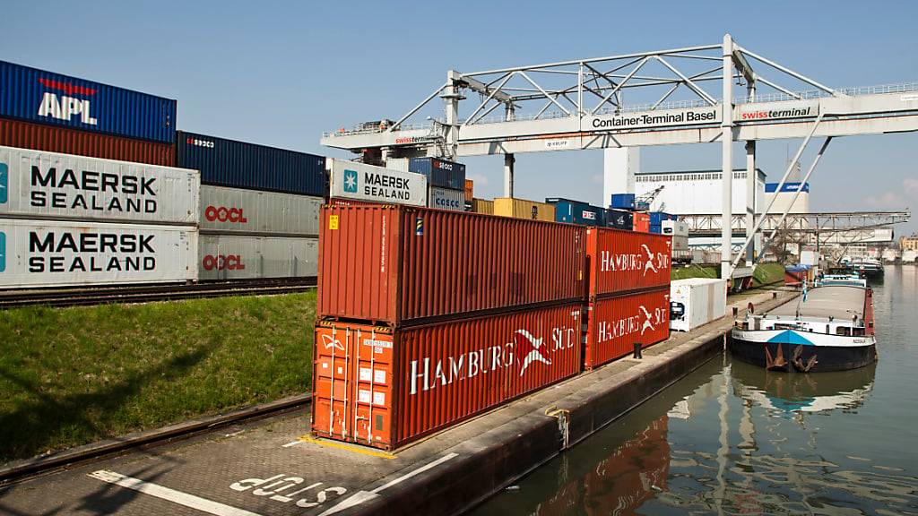 Sowohl die Schweizer Exporte wie auch die Importe haben sich 2023 rückläufig entwickelt. (Archivbild)