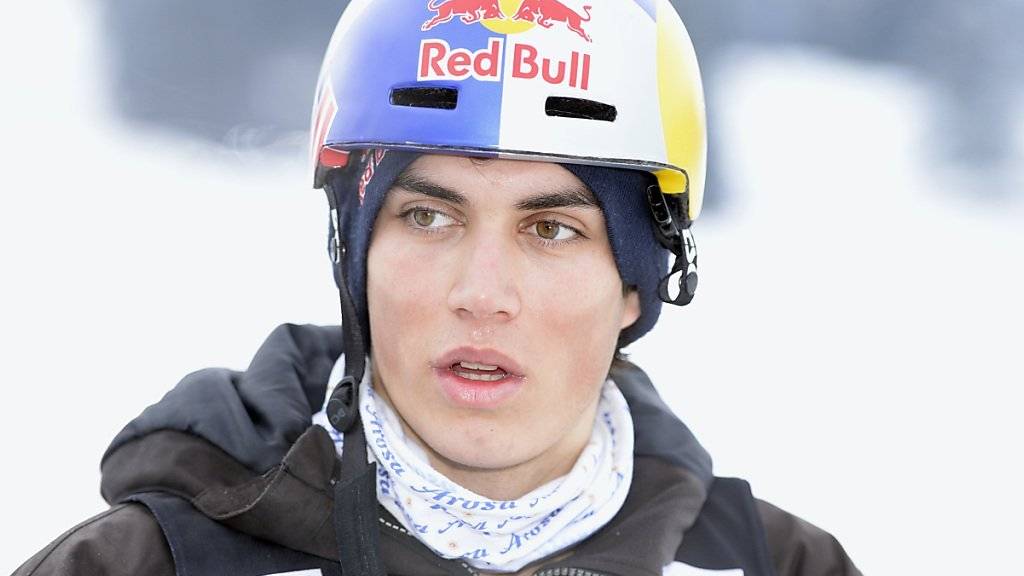 Muss seine Saison wegen einem Kreuzbandriss vorzeitig beenden: Ski-Freestyler Elias Ambühl