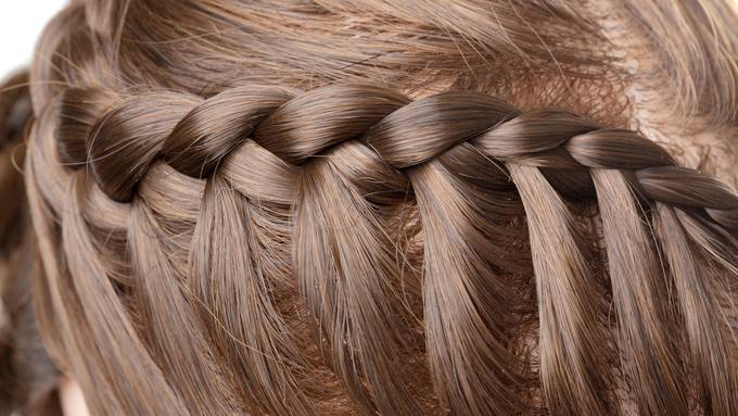 Zöpfe für guten Zweck: Coiffeuse sammelt Haare für krebskranke Kinder