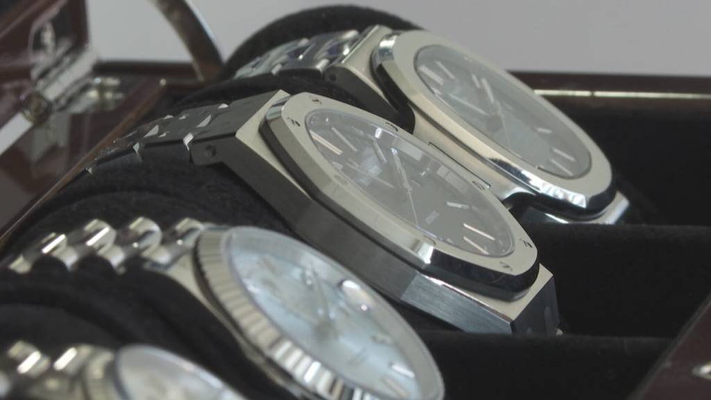 In Ex-Luxusuhrengeschäft werden nun Fundsachen verkauft