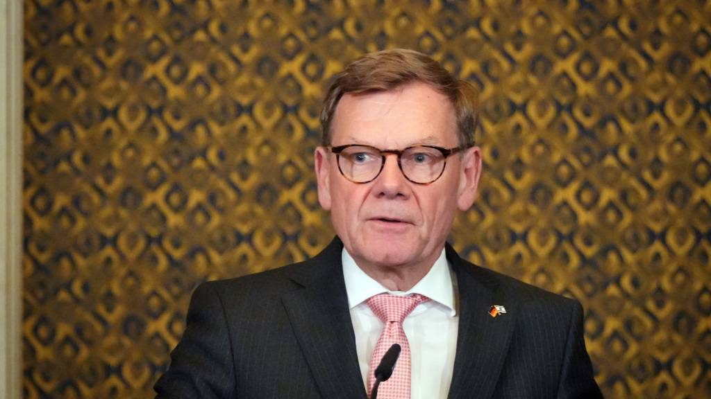 Bundesaußenminister Johann Wadephul (CDU) gibt zum Ende seines ersten Besuchstages ein Statement. Wadephul besucht während seiner Reise Israel und die Palästinensischen Gebiete. Foto: Soeren Stache/dpa