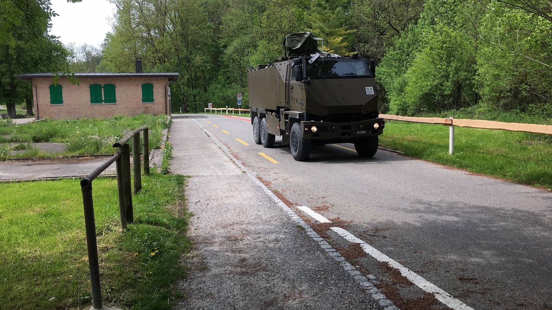 Ein GMTF der Schweizer Armee hat einen jungen Hund überfahren.