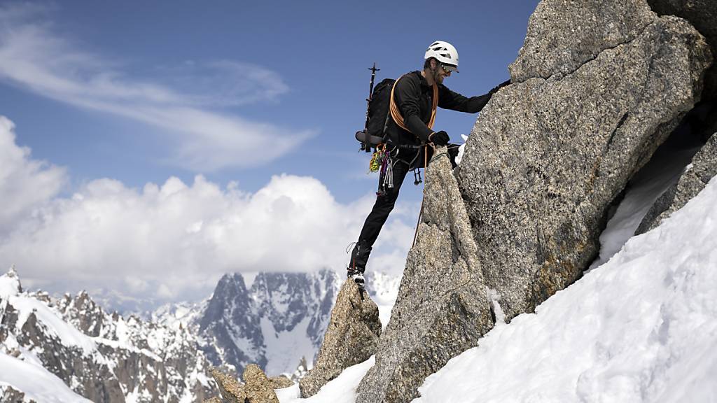 Laut einer Statistik der Beratungsstelle für Unfallverhütung passieren in der Schweiz die meisten tödlichen Sportunfälle beim Bergsport. (Archivbild)