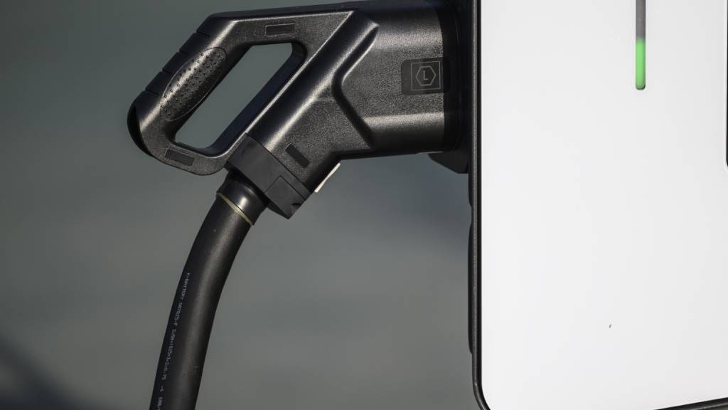 Im Herbst 2024 hat die EU Zölle auf E-Autos aus China verhängt. Eine Studie zeigt nun: Vor allem westliche Hersteller verlagern die Produktion seither nach Europa. (Archivbild)