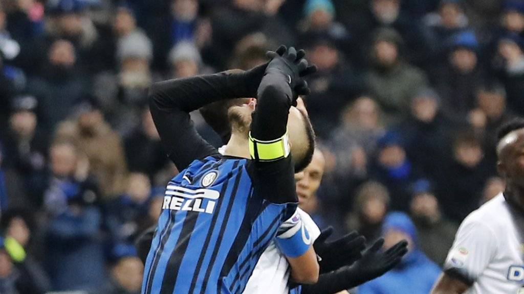 Inters Topskorer Mauro Icardi ärgert sich über eine vergebenen Torchance