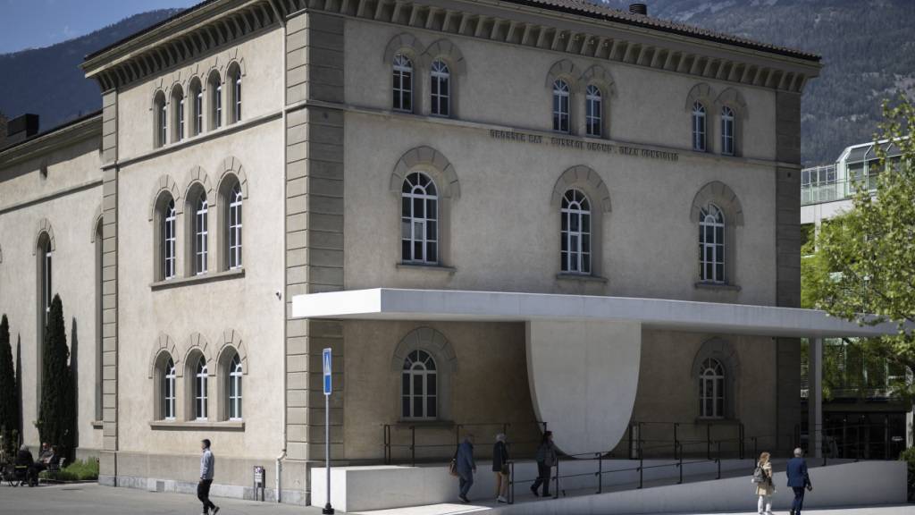 Der Bündner Grosse Rat will das Stimm- und Wahlrecht für geistig behinderte Menschen anpassen, damit mehr Personen die Möglichkeit zur Mitbestimmung erhalten.