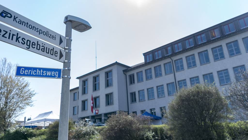 Das Bezirksgericht Horgen verurteilte ein Schweizer Elternpaar wegen schwerer Körperverletzung. Sie sollen ihre Tochter über Jahre hinweg psychisch und physisch immer wieder misshandelt haben. (Symbolbild)