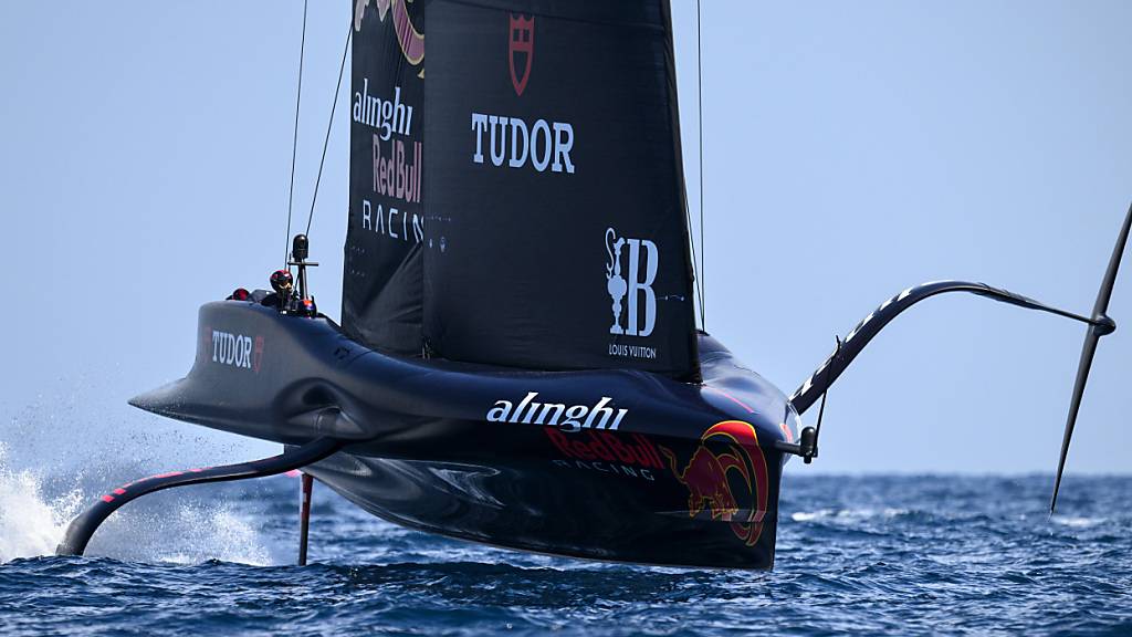 Alinghi Red Bull startet mit klarer Niederlage