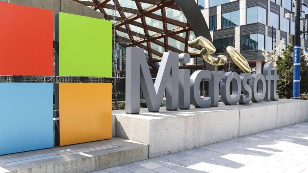 Viele Unternehmen und Behörden betreiben selbst Server zum Teilen von Dateien über Microsofts Software SharePoint. Wegen einer Schwachstelle sind sie nun Hacker-Attacken ausgesetzt. (Archivbild)