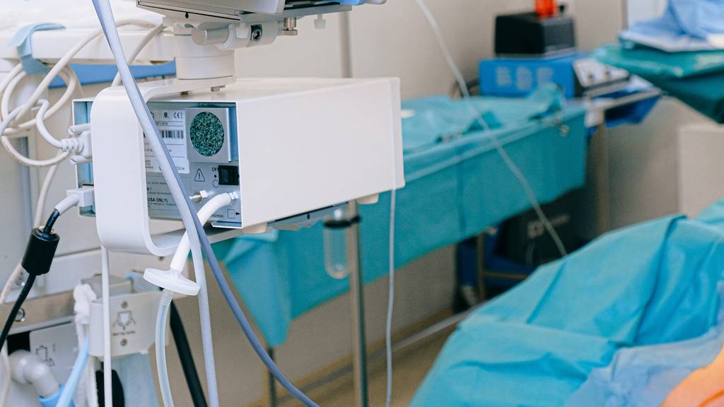 pexels-anna-shvets-3844581