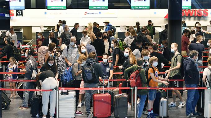 Flughafen Zürich dank Sommerferien mit deutlich mehr Passagieren