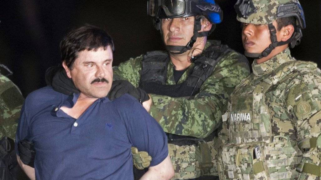 Joaquin «El Chapo» Guzman bei seiner jüngsten Verhaftung: Seither wird er im Gefängnis angeblich jede vierte Stunde geweckt.