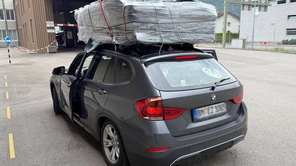 Die Kantonspolizei Nidwalden stoppte am Mittwoch ein massiv überladenes Auto in Stans NW.