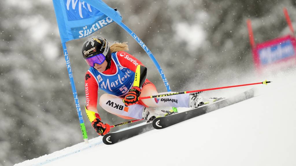 Lara Gut-Behrami of Team Switzerland in action during the Audi FIS Alpine Ski World Cup Women's Giant Slalom on January 24, 2023 in Kronplatz, Italy. // Riesenslalom