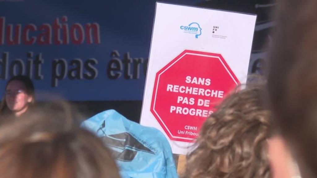 Studierende demonstrieren gegen höhere Studiengebühren