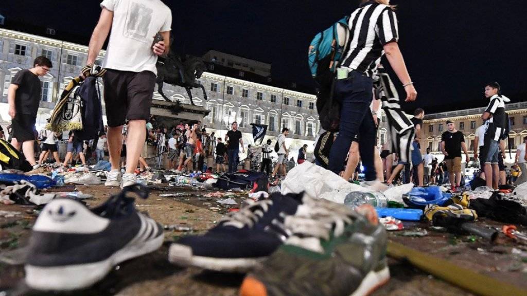 Eine Frau ist gestorben, die bei einer Massenpanik in Turin während eines Public Viewings verletzt worden war. (Archiv)