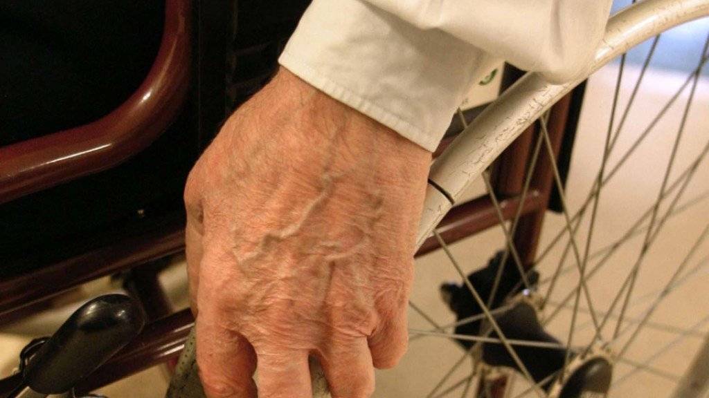 Beratung und Betreuung von älteren Menschen wird für die Schweizer Gesundheitsligen immer wichtiger. (Symbolbild)