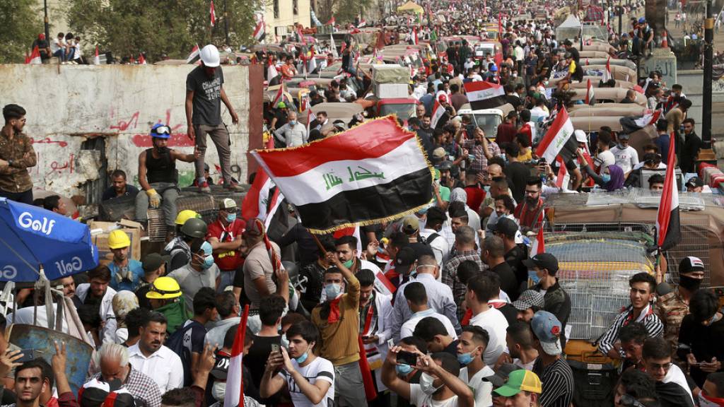 Erneut nahmen Tausende an der Demonstration gegen die Regierung in Bagdad teil.