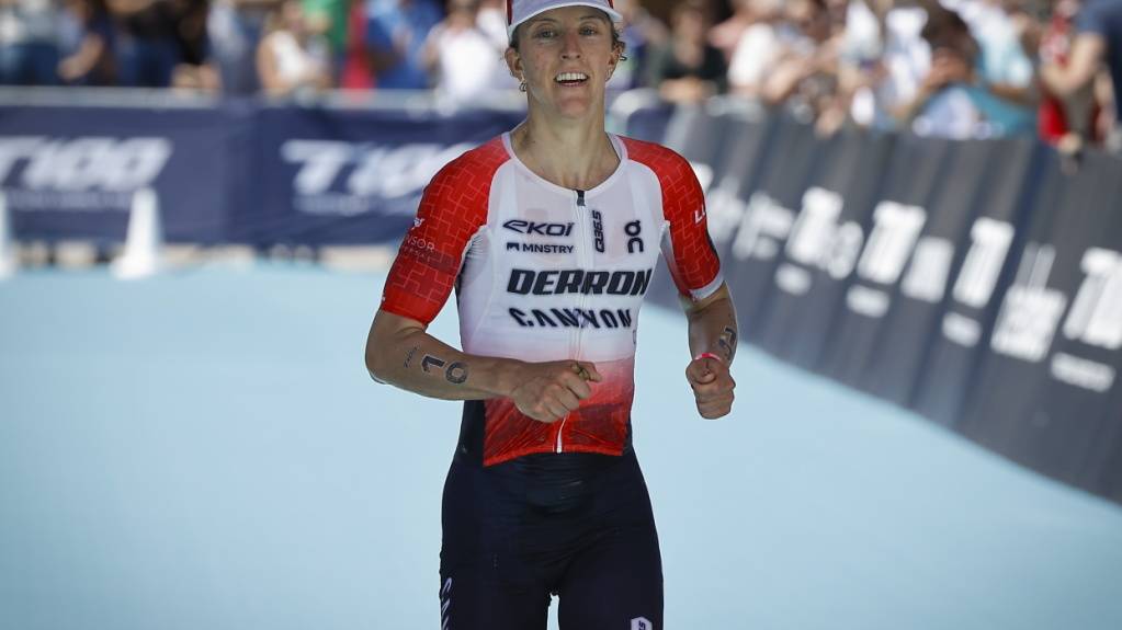 Julie Derron läuft einen starken Halbmarathon und schafft noch den Vorstoss auf Platz 2 (Archivaufnahme)