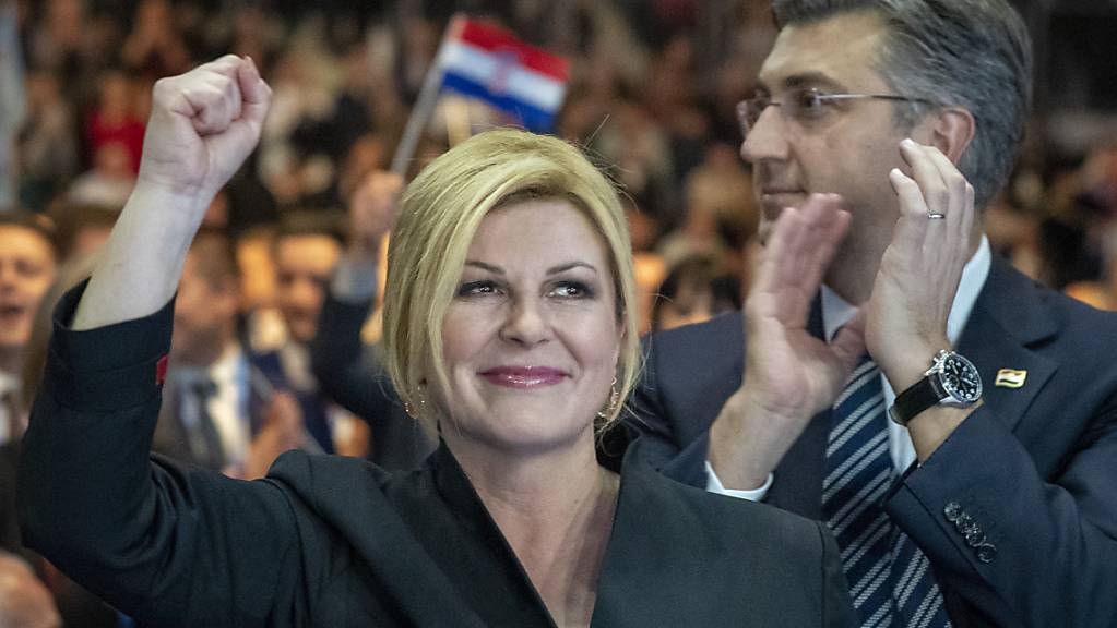 Kolinda Grabar-Kitarovic bewirbt sich bei den kroatischen Präsidentschaftswahlen vom Sonntag für eine zweite Amtsperiode. Erste Resultate wurden am Abend erwartet. (AP Fotograf: Darko Bandic)