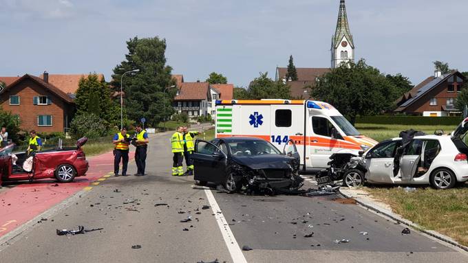 Schwerer Unfall mit sechs Verletzten