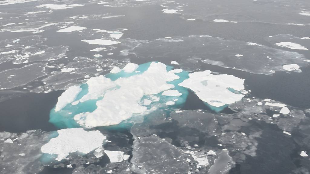 Schmilzt das Eis an den Polen, verlagert sich die Erdmasse und die Erdrotation wird minim langsamer. (Archivbild der Nasa)