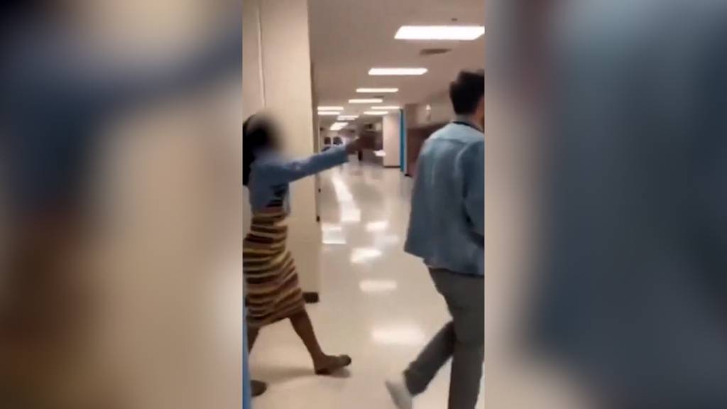 Schülerin attackiert Lehrer wegen Handyverbot mit Pfefferspray