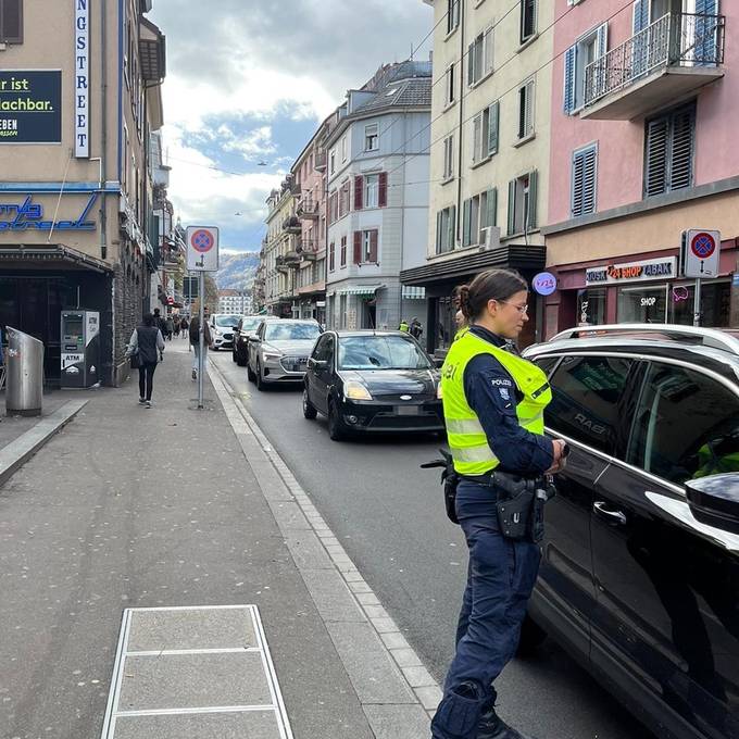 Stadtpolizei Zürich büsst auf Langstrasse über 60 Verkehrssünder