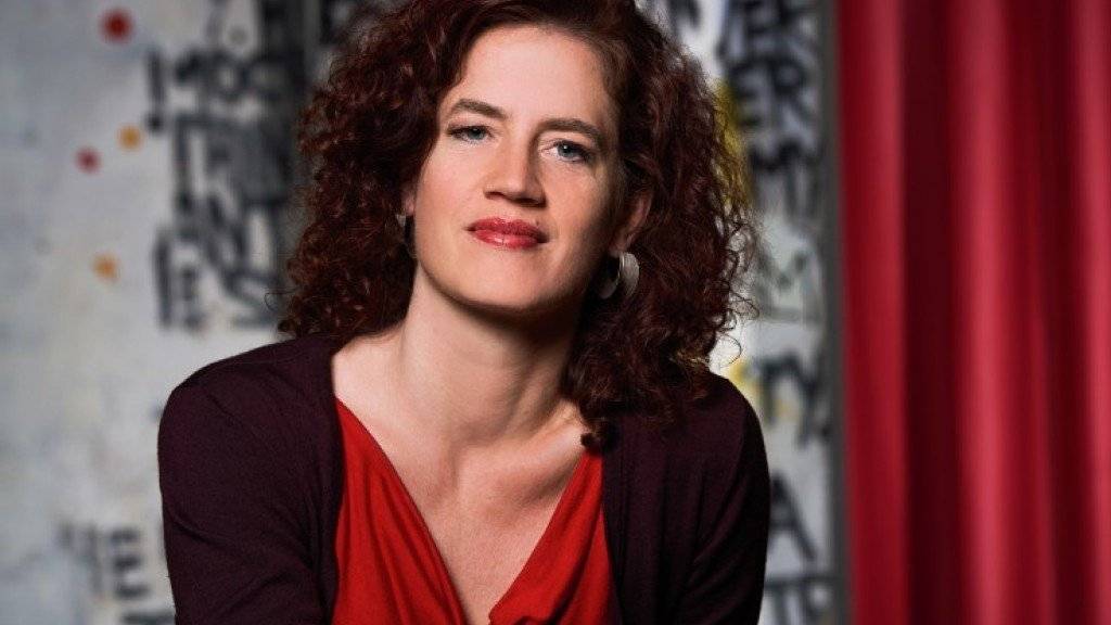 Die Zürcher Kritikerin Christine Lötscher ist eine von zwei Schweizerinnen, die in der siebenköpfigen Jury des Deutschen Buchpreises 2018 einsitzen. (Bild SRF)