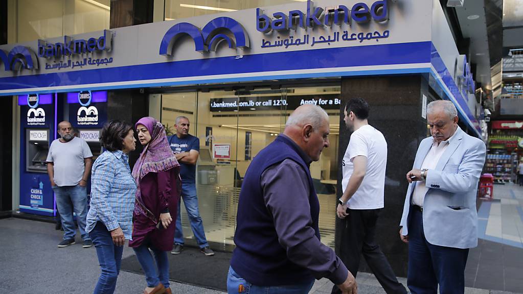 Im Libanon haben Sparer sowie Anleihegläubiger grosse Angst um ihr Geld - die Behörden am Wochenende versuchen, die Lage mit neuen Massnahmen in den Griff zu bekommen. (Archivbild)