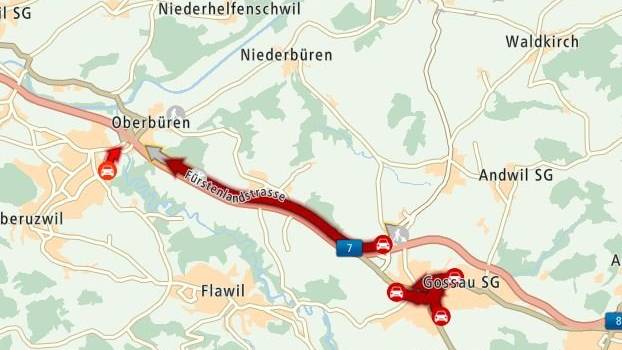 Stau nach Unfall auf A1