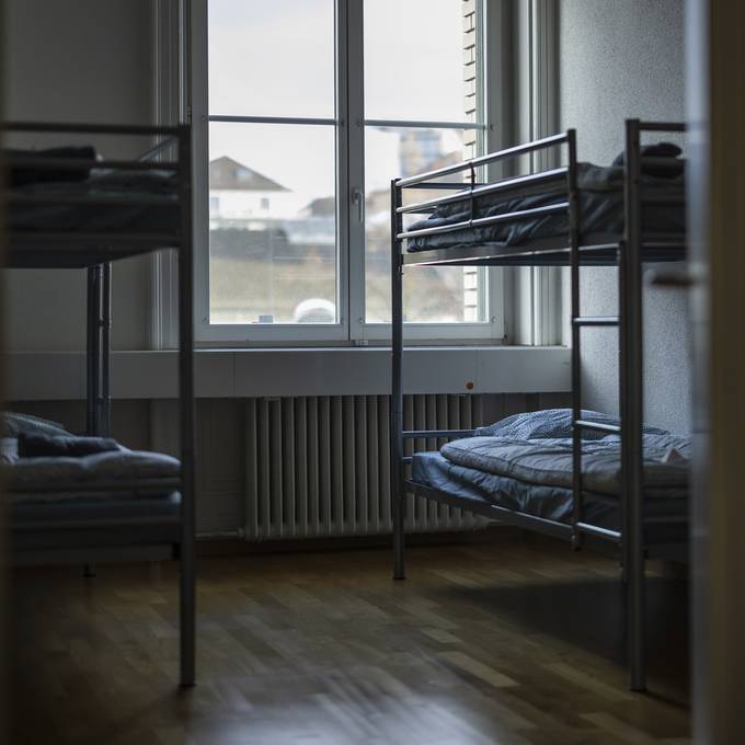 Junge Asylsuchende wohnen in Zürcher Kaserne auf engstem Raum