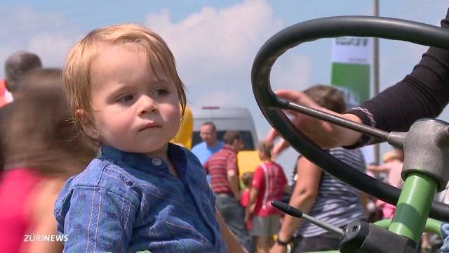 Internationales Traktorentreffen bei Gossau