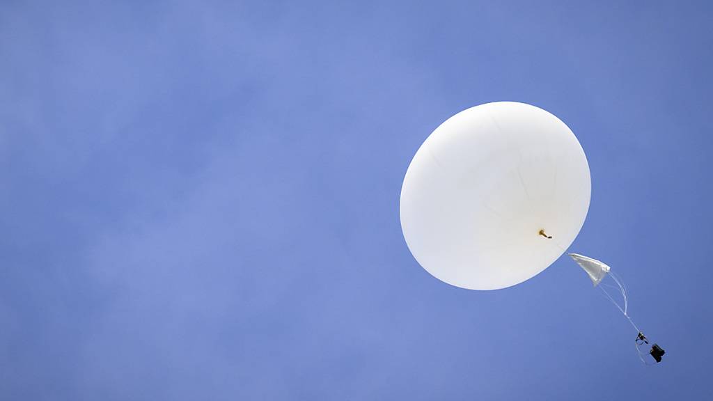 Die Nullgradgrenze lag in der Nacht auf Montag über Payerne VD bei 5253 Meter über Meer - und erreichte damit fast den Rekordwert von Ende August. Damals wurde laut Wetterdienst Meteoschweiz die Nullgradgrenze auf 5298 Meter über Meer gemessen. (Symbolbild)