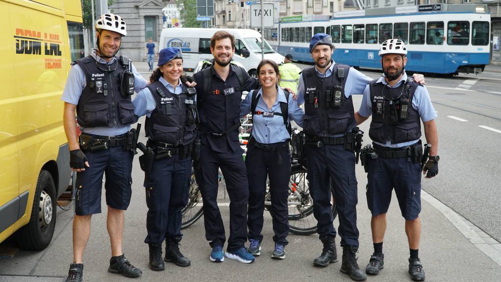 Tag 1: Mit der Polizeieskorte bis zur Stadtgrenze