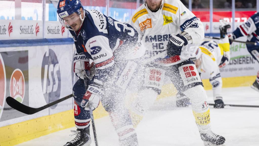 Rudolfs Balcers spielt seit 2023 für den ZSC - nun fällt er mehrere Wochen aus