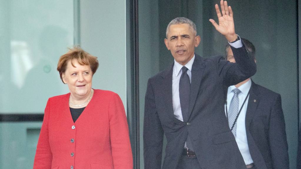 Angela Merkel und der ehemalige US-Präsident Barack Obama kommen nach einem Gespräch aus dem Kanzleramt.