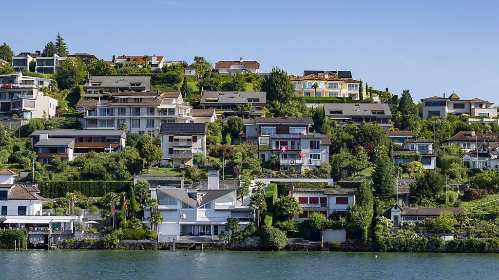 Weggis gehört zu den Luzerner Gemeinden mit den höchsten Preisen für Wohneigentum. (Archivaufnahme)