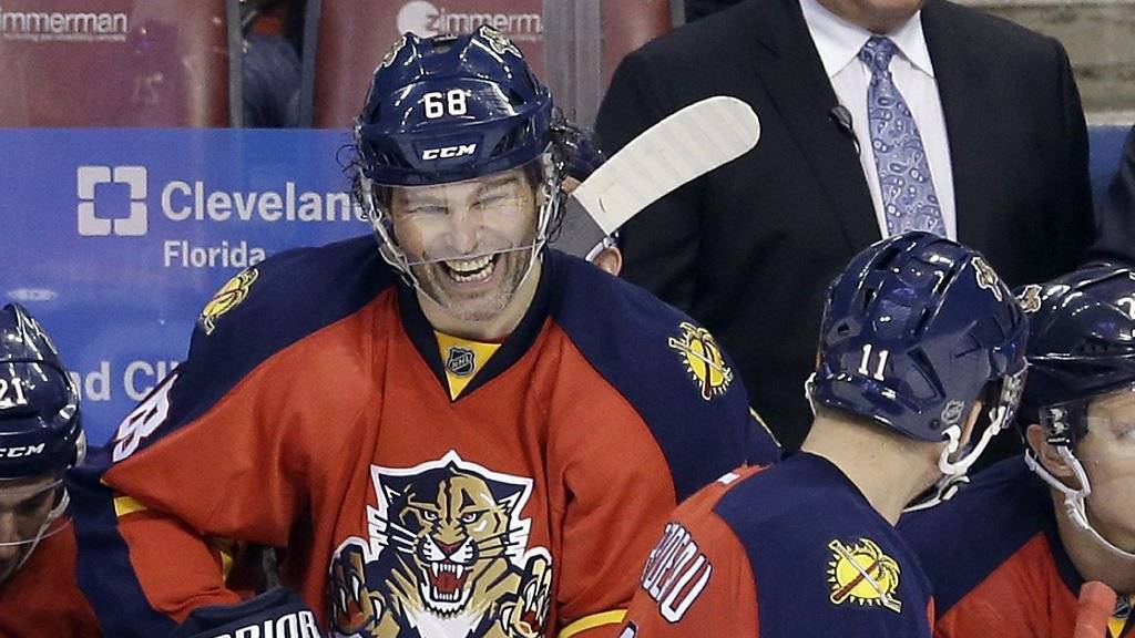 Altstar Jaromir Jagr hat gut Lachen: Der Tscheche gehört trotz seines hohen Alters von 43 Jahren nach wie vor zu den besten Skorern in der NHL