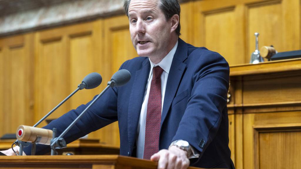 SVP-Nationalrat Thomas Aeschi will in den kommenden Wochen über eine mögliche Kandidatur als Bundesrat entscheiden. (Archivaufnahme)