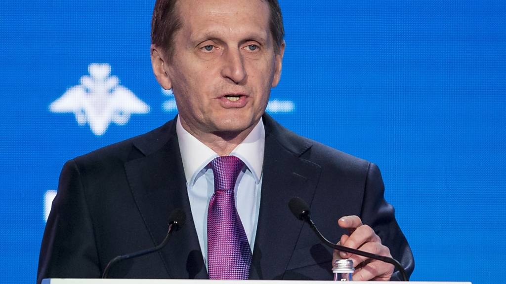 ARCHIV - Sergej Naryschkin, Chef des russischen Auslandsgeheimdienstes SWR, spricht bei einer Konferenz für internationale Sicherheit. Foto: Alexander Zemlianichenko/AP/dpa