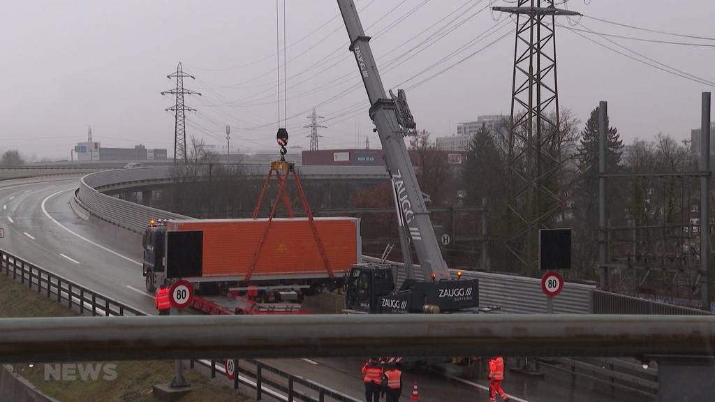 Monsterstau wegen Reifenpanne: Der Verkehr auf A1 steht heute Morgen still