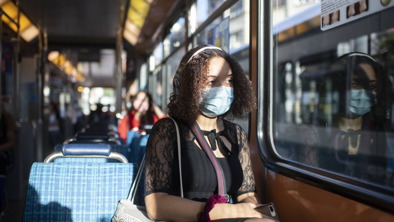 Im öffentlichen Verkehr gilt die Maskenpflicht noch bis Ende März. 
