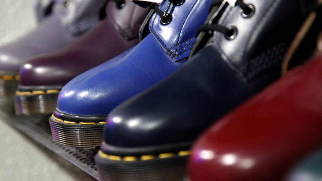 Die Aktien des Schuhherstellers Dr Martens sind am Freitag fulminant an der Londoner Börse gestartet. (Archiv)