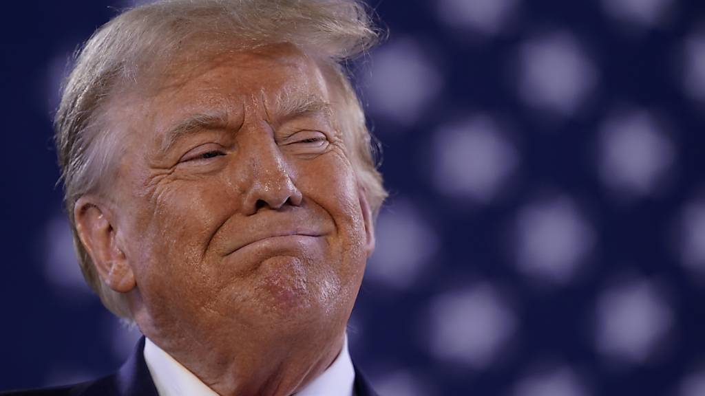 Donald Trump ist empört. Foto: Charlie Neibergall/AP