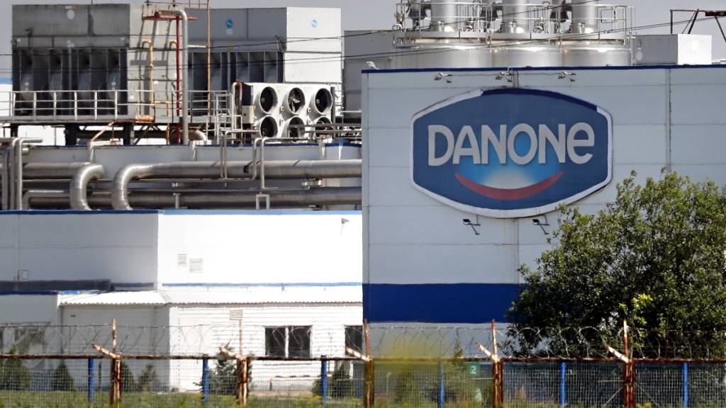 Der Nestlé-Konkurrent Danone ruft nun auch in der Schweiz bestimmte Chargen von Aptamil zurück. (Archivbild)
