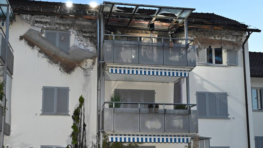 In einem Mehrfamilienhaus in Horgen ZH hat ein brennender Gasgrill grosse Sachschäden verursacht.